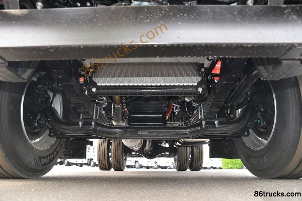 JAC Dewos V8 195hp 4X2(6 wheels) 4.6m Stake Truck (China VI) Chassis (1) | 86Trucks