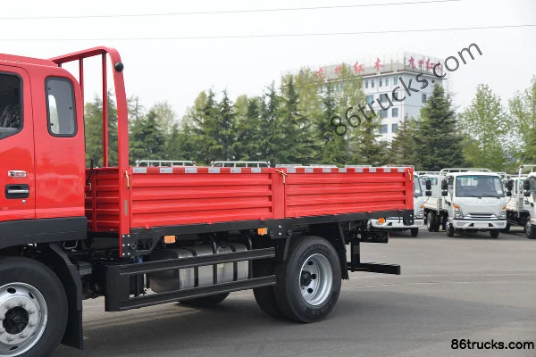 JAC Dewos V8 195hp 4X2(6 wheels) 4.6m Stake Truck (China VI) Body (1) | 86Trucks