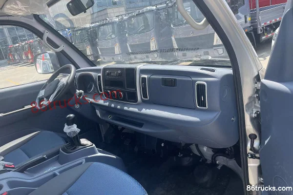BAIC Ruixiang Boteng M3 Standard 122 hp 4X2(6 wheels) 3.1m Double Row Stake Truck Cab (2) | 86Trucks