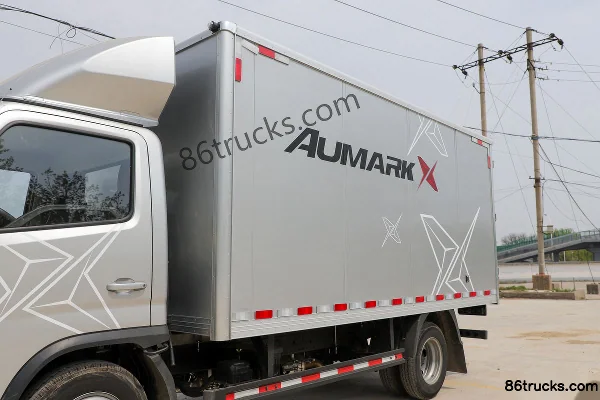 Foton Aumark X Dream Edition 125 hp 4X2(6 wheels) 4.14m Single Row Van Truck (Air Brake) Body (1) | 86Trucks