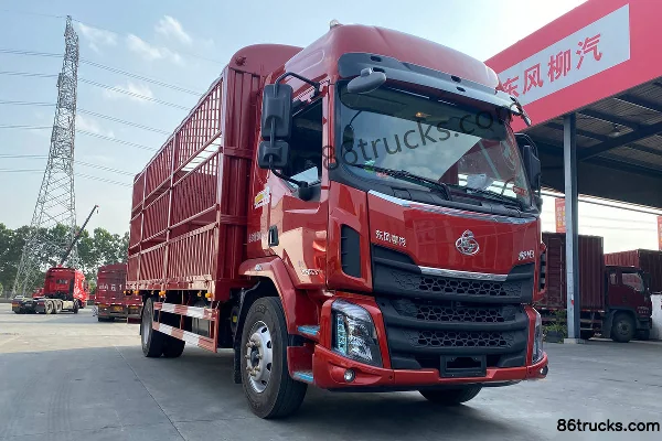 Dongfeng Liuqi New Chenglong M3 220 hp 4X2(6 wheels) 6.8m Barn-Type Cargo Truck Exterior