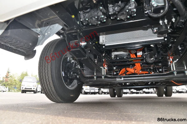 JAC Shuailing i5 4.5T 4.15m Van Electric Light Truck 4X2(6 wheels) Chassis (2) | 86Trucks