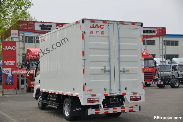 JAC Shuailing i5 4.5T 4.15m Van Electric Light Truck 4X2(6 wheels) Body (3) | 86Trucks
