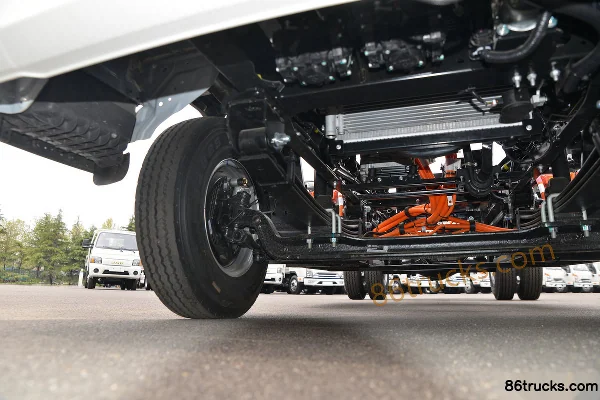 JAC Shuailing i5 4.5T 4.15m Van Electric Light Truck Chassis 4X2(6 wheels) (2) | 86Trucks