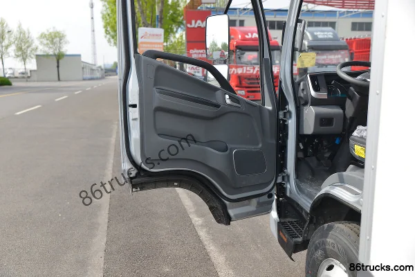 JAC Shuailing Q6 Luxury Edition 160 hp 4X2(6 wheels) 4.12m Single Row Van Light Truck (China VI) (Insulated Van) Cab (2) | 86Trucks