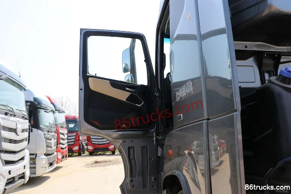 Foton Auman Galaxy Cross Edition 580 hp 6X4(10 wheels) AMT Automatic Tractor Truck (China VI) Cab (1) | 86Trucks
