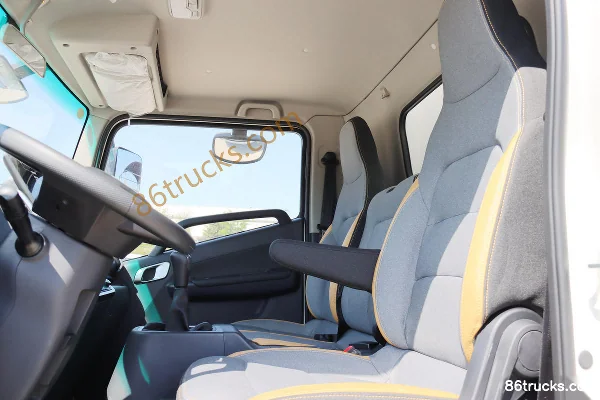 Huanrui Auto Standard 150hp 4X2(6 wheels) 4.15m Single Row Van Light Truck (China VI) (Fukang) Cab (2) | 86Trucks