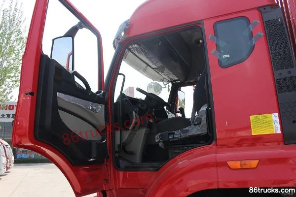 Sinotruk Haohan N5W Medium Truck 220 hp 4X2(6 wheels) 6.75m Stake Cargo Truck Cab (1) | 86Trucks