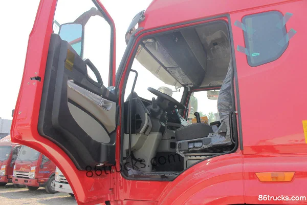 Sinotruk Haohan N5G heavy truck 280 hp 6X2(8 wheels) 7.8m stake truck Cab (1) | 86Trucks