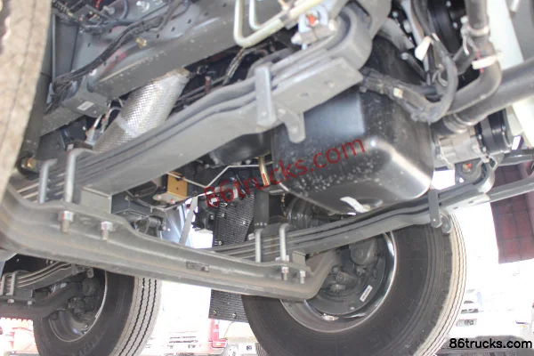 Sinotruk Haohan N5G heavy truck 280 hp 6X2(8 wheels) 7.8m stake truck Chassis (3) | 86Trucks