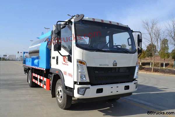 Sinotruk HOWO Wang Series 160 hp 4X2(6 wheels) Asphalt Distributor Truck (Xindongri Brand) Exterior