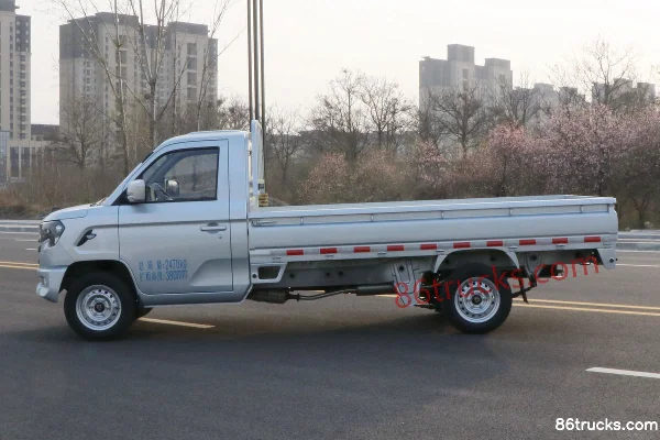 Ankai Xingka PLUS Confort 1,8L 139ch 4X2(6 roues) essence 3,32m cabine simple camion léger à plateaux (China VI)(avec climatisation) Extérie