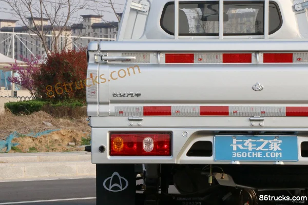 Ankai Xingka PLUS Confort 1,8L 139ch 4X2(6 roues) essence 3,32m cabine simple camion léger à plateaux (China VI)(avec climatisation) Carross