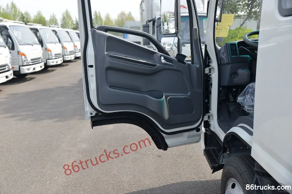 JAC Shuailing K280 102 hp 4X2(6 wheels) 3.3m Double Row Van Light Truck Cab (2) | 86Trucks