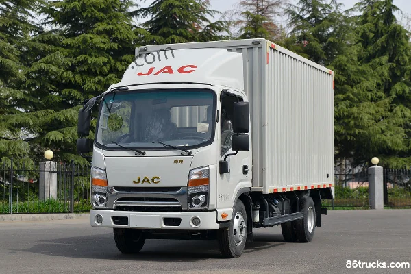 JAC Shuailing Q3 130 hp 4X2(6 wheels) 4.13m single-row van truck (China VI) (axle ratio 5.375) Exterior (3) | 86Trucks