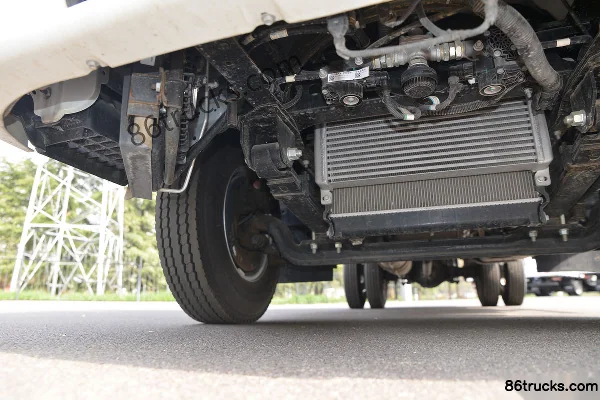 JAC Shuailing Q3 130 hp 4X2(6 wheels) 4.13m single-row van truck (China VI) (axle ratio 5.375) Chassis (2) | 86Trucks