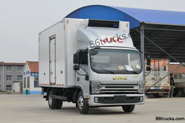 JAC Shuailing Q6 Ice Doctor Zhizun Edition 160 hp 4X2(6 wheels) 4.015m Refrigerated Truck (China VI) Exterior