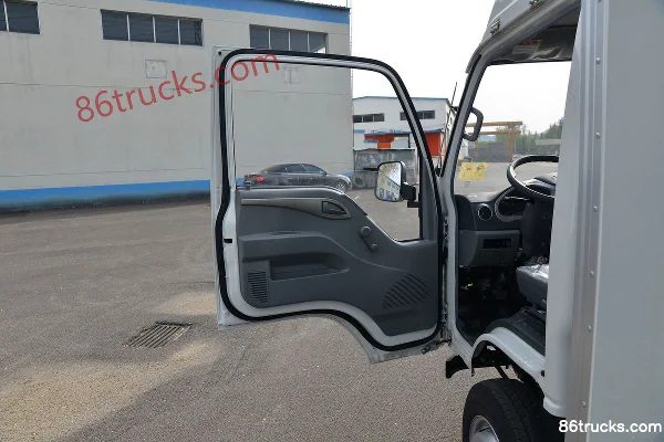 JAC Kaida X1 95 hp 4X2(6 wheels) 3.767m Single Row Box Mini Truck (China VI) Cab (1) | 86Trucks