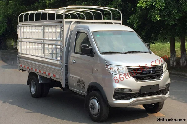 SRM Xinyuan T2SEV 3.1T 3.05m single-row pure electric stake micro truck 46.36kWh 4X2(6 wheels) Exterior