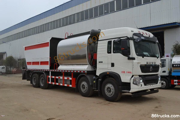Xindongri Xindongri Sinotruk HOWO chassis asphalt distributor truck