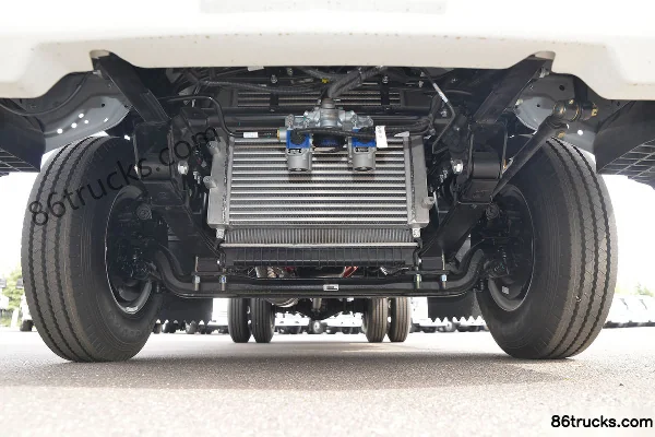 JAC Kangling H3 115hp 4X2(6 wheels) 3.85m one-and-a-half-row flatbed light truck (China VI) Chassis (1) | 86Trucks