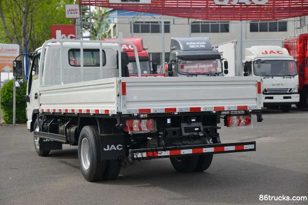 JAC Kangling H3 115hp 4X2(6 wheels) 3.85m one-and-a-half-row flatbed light truck (China VI) Body (3) | 86Trucks