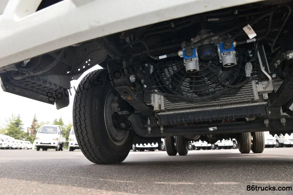 JAC Kangling J3 95 hp 4X2(6 wheels) 3.7m Single Row Refrigerated Truck (China VI) Chassis (2) | 86Trucks