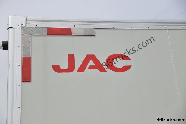 JAC Kangling J3 130 ch 4X2(6 roues) fourgon léger à cabine simple 3,7 m Carrosserie (3) | 86Trucks