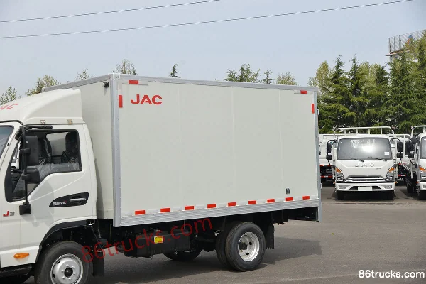 JAC Kangling J3 130 ch 4X2(6 roues) fourgon léger à cabine simple 3,7 m Carrosserie (1) | 86Trucks