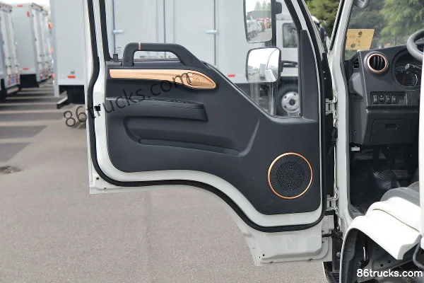 JAC Kangling J6 130 hp 4X2(6 wheels) 4.15 m Single Row Van Light Truck Cab (2) | 86Trucks