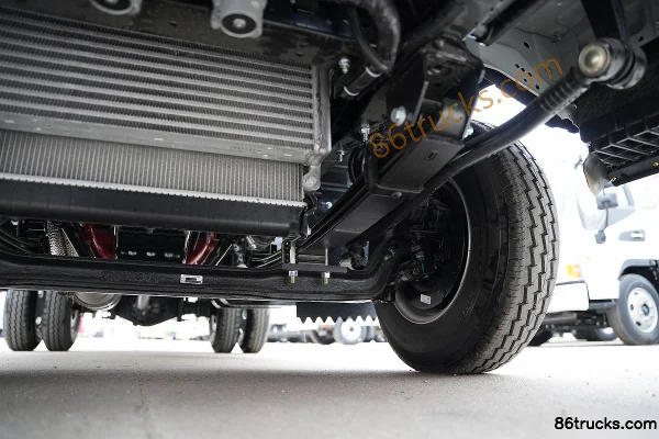 JAC Junling E5 132hp 4X2(6 wheels) 4.15m single-row van light truck (China VI) Chassis (3) | 86Trucks