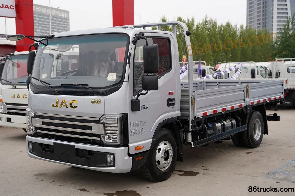 JAC Shuailing Q6 160 ch 4X2(6 roues) camion léger à plateau à cabine simple 4,18 m (China VI) Extérieur (3) | 86Trucks
