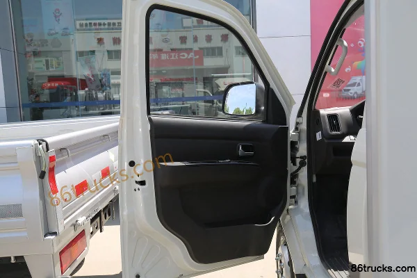 Foton Xiangling V2 Comfort 1.6L 105 hp 4X2(6 roues) CNG 3.3m single-row van mini truck Cabine (1) | 86Trucks