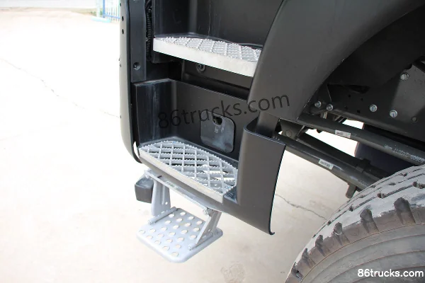 Sinotruk HOWO TX7 heavy truck 460hp 8X4(12 wheels) 6.5m dump truck (China VI) Cab (2) | 86Trucks