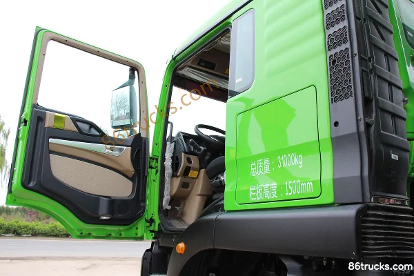 Sinotruk HOWO TX7 heavy truck 460hp 8X4(12 wheels) 6.5m dump truck (China VI) Cab (1) | 86Trucks