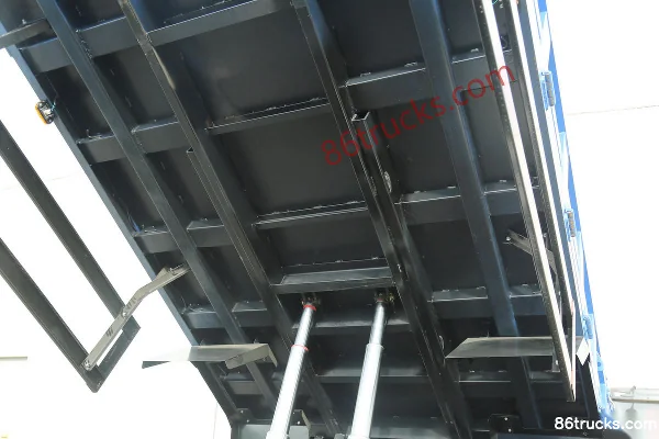 Hyundai Commercial Vehicle Zhidao 300M 200 hp 4X2(6 wheels) 4.35m Dump Truck Body (2) | 86Trucks