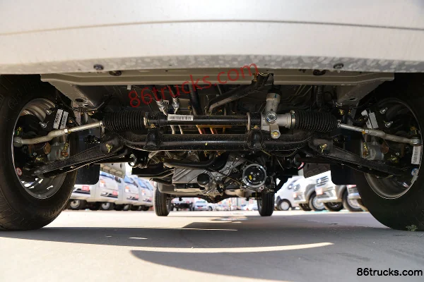 Changan Kuayue Xinbao T3 1,6 L 122 ch 4X2(6 roues) essence camion frigorifique 3,01 m (China VI) Châssis (1) | 86Trucks