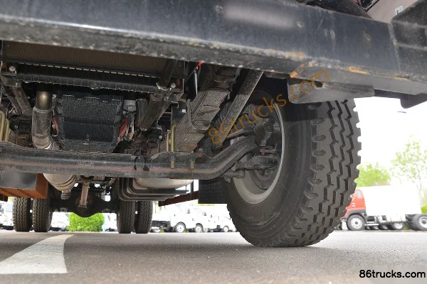 JAC Dewos Q9 220 hp 4X2(6 wheels) 5.95m Stake Truck Chassis (3) | 86Trucks