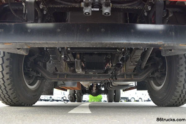 JAC Dewos Q9 220 hp 4X2(6 wheels) 5.95m Stake Truck Chassis (1) | 86Trucks