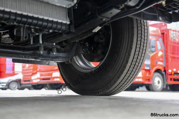 Foton Aoling Suyun version BUFF 158 ch 4X2(6 roues) camion léger à ridelles 4,17 m cabine simple (China VI) (rapport 4,333) Châssis (3) | 86