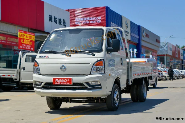 Changan Kuayue Zhe D5 1.8L 133hp 4X2(6 wheels) 3.05m Extended Cab Flatbed Mini Truck Exterior (3) | 86Trucks
