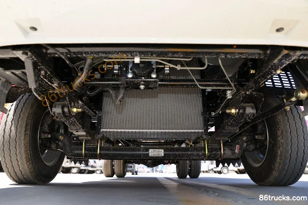 Changan Kuayue Zhe D5 1.8L 133hp 4X2(6 wheels) 3.05m Extended Cab Flatbed Mini Truck Chassis (1) | 86Trucks