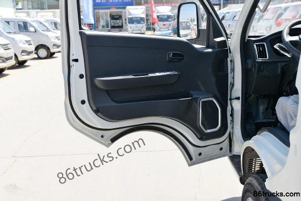 Changan Kuayue D5 PLUS Comfort Edition 1.6L 122hp 4X2(6 wheels) Gasoline 3.64m Single Row Refrigerated Truck Cab (2) | 86Trucks