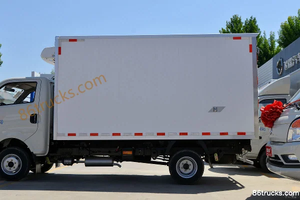 Changan Kuayue D5 PLUS Comfort Edition 1.6L 122hp 4X2(6 wheels) Gasoline 3.64m Single Row Refrigerated Truck Body (3) | 86Trucks