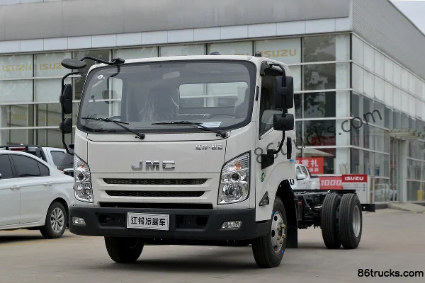 JMC Kaiyun Blue Whale 122hp 4X2(6 wheels) 4.02m refrigerated truck Exterior (3) | 86Trucks