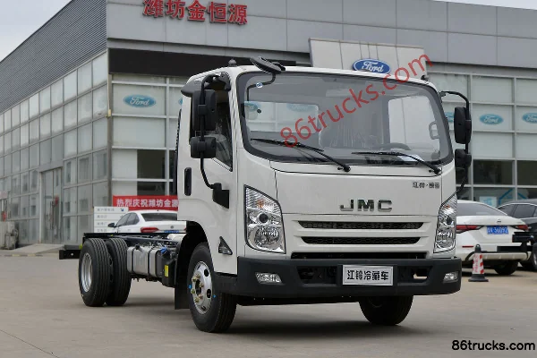 JMC Kaiyun Blue Whale 122 ch 4X2(6 roues) 4.02 m refrigerated truck Extérieur