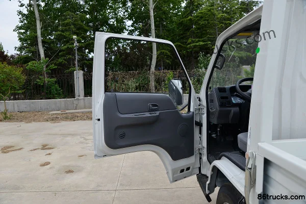 JMC Shunda Small Truck 122hp 4X2(6 wheels) 3.7m single-row flatbed light truck (China VI) Cab (1) | 86Trucks