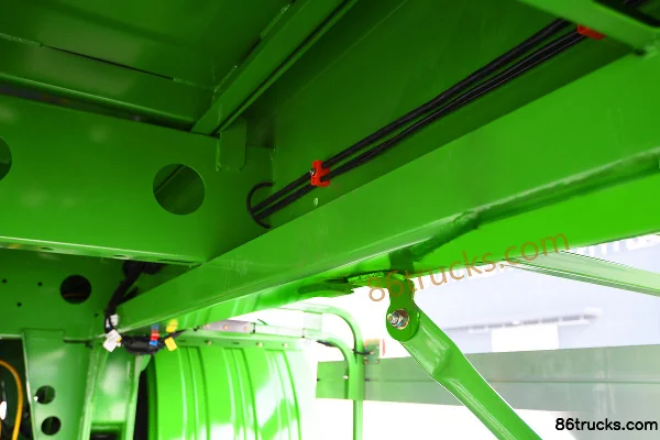 Xin Jinjun semi-remorque benne basculante arrière 10,5m Cabine (1) | 86Trucks