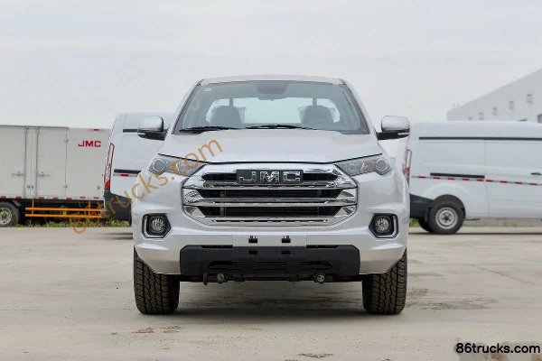 JMC Yuhu 7 2020 model Zunxiang Edition 2.0T diesel 142hp manual 4WD long-wheelbase double-row pickup Cab (2) | 86Trucks
