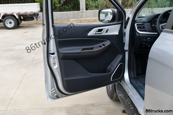 JMC Yuhu 7 2020 model Zunxiang Edition 2.0T diesel 142hp manual 4WD long-wheelbase double-row pickup Chassis (2) | 86Trucks